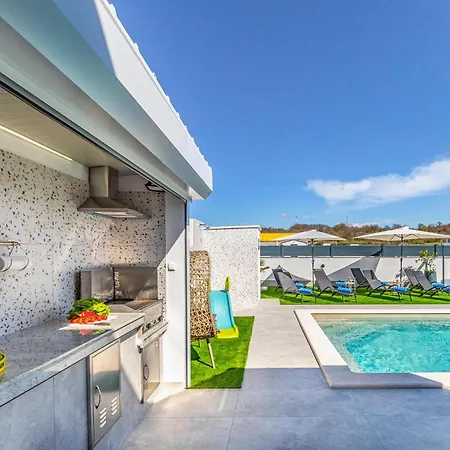 Vakantiehuis Lovely In With Sauna Pula