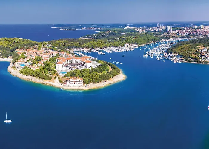 Будинок відпочинку Lovely In With Sauna Пула