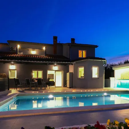 Lovely In With Sauna Holiday home *