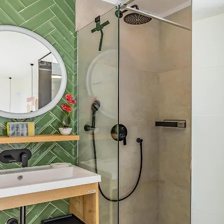 Lovely In With Sauna Pula