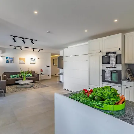 Lovely In With Sauna * Pula