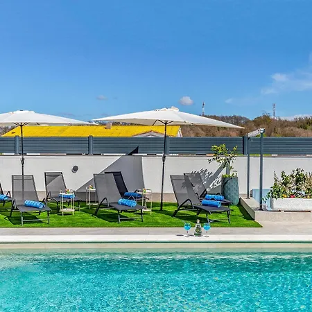 Lovely In With Sauna * Pula