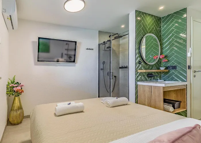 Lovely In With Sauna * Πούλα