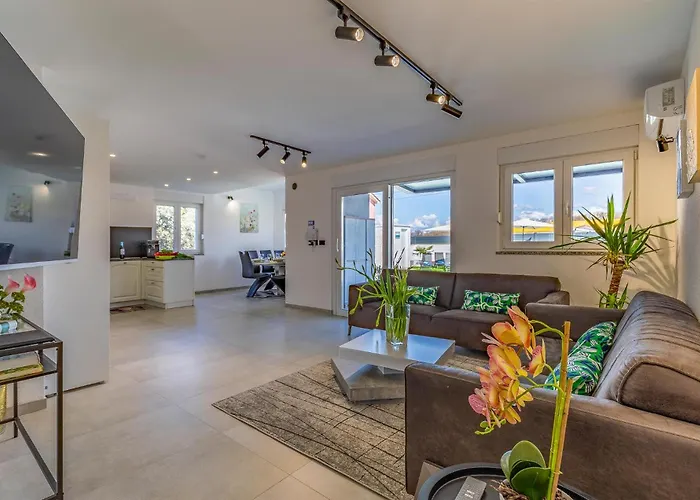 Σπίτι διακοπών Lovely In With Sauna